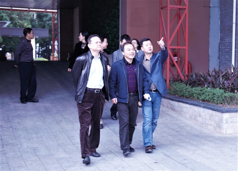 杨.jpg